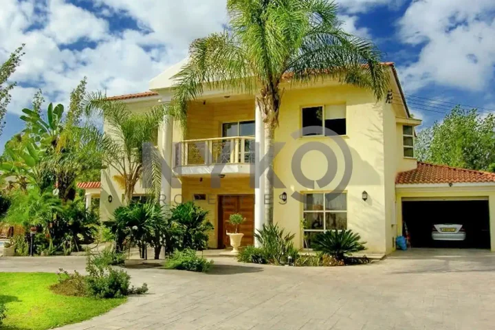 Detached house for rent 350 m² in Limassol, Parekklisia