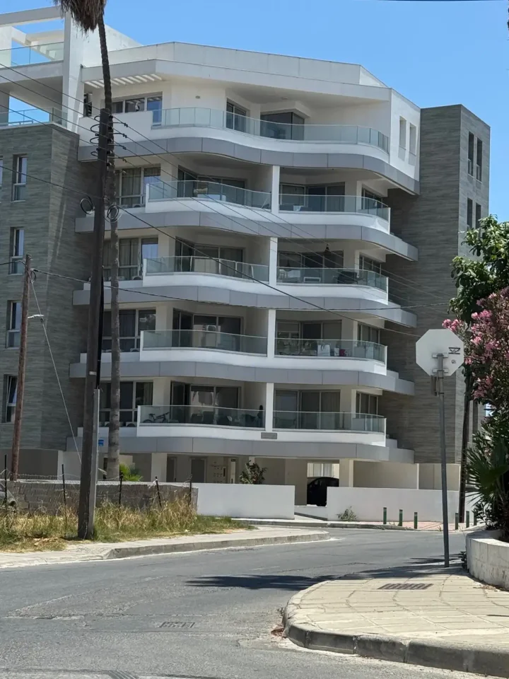 2-bedroom apartments for rent 120 m² in Larnaca, Larnaka - Makenzy