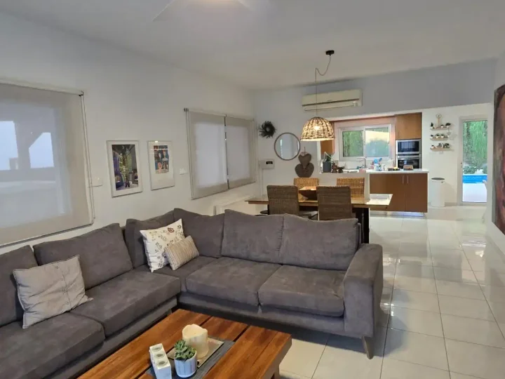 Detached house for rent 180 m² in Limassol, Parekklisia