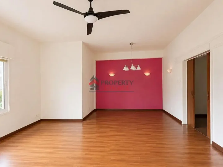 Residential properties for rent 112 m² in Nicosia, Nicosia - Lykabittos