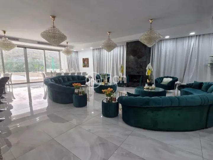 Villa for rent 1350 m² in Limassol, Parekklisia