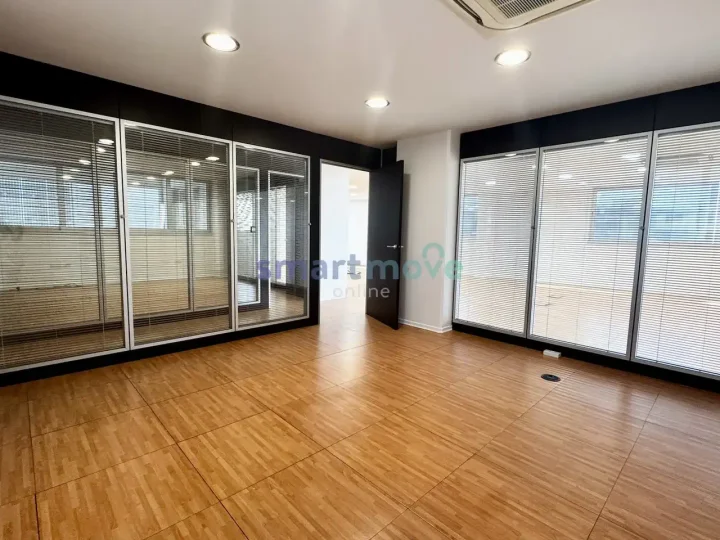 Office 300 m² for rent in Limassol, Agios Athanasios