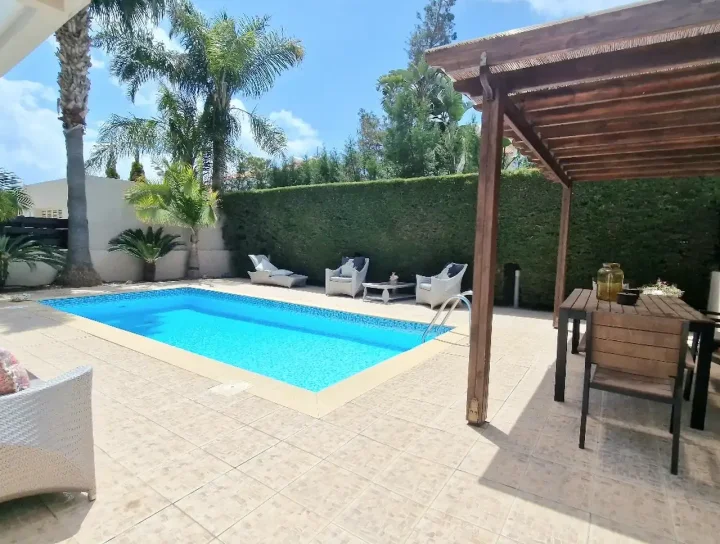 Отдельный дом в аренду 200 м² в Limassol, Mouttagiaka Tourist Area