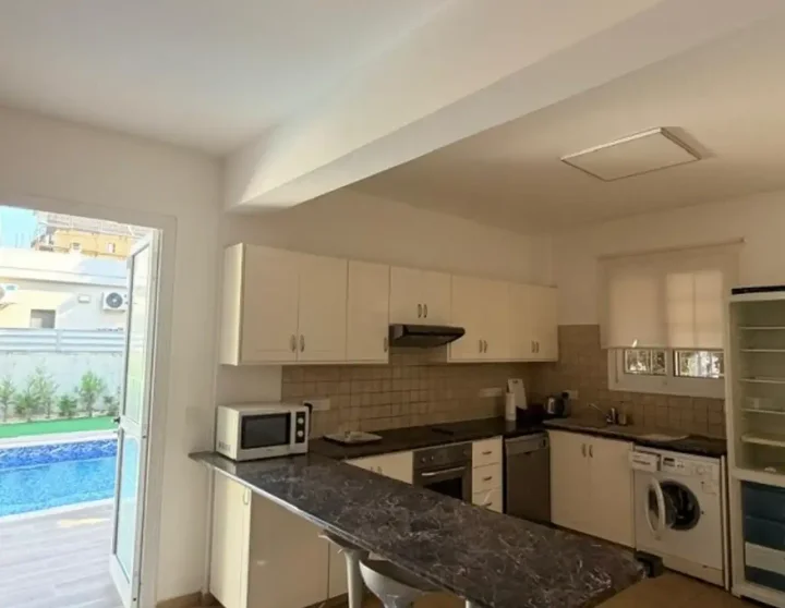Μονοκατοικία προς ενοικίαση 270 μ² στην τοποθεσία Limassol, Germasogeia Tourist Area