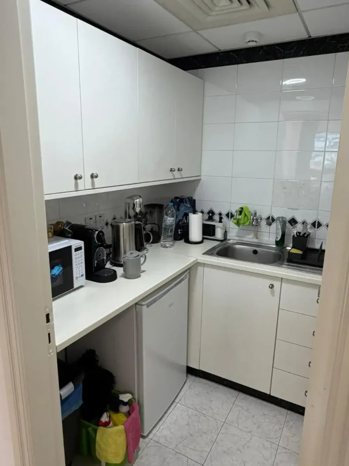 Office 150 m² for rent in Limassol, Limassol - Petrou Kai Pavlou