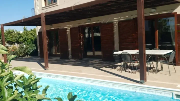 Detached house for rent 300 m² in Limassol, Limassol - Linopetra