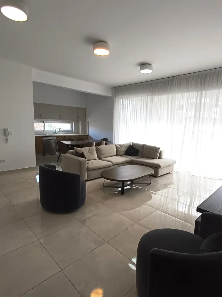 3-bedroom apartments for rent 150 m² in Limassol, Limassol - Mesa Geitonia