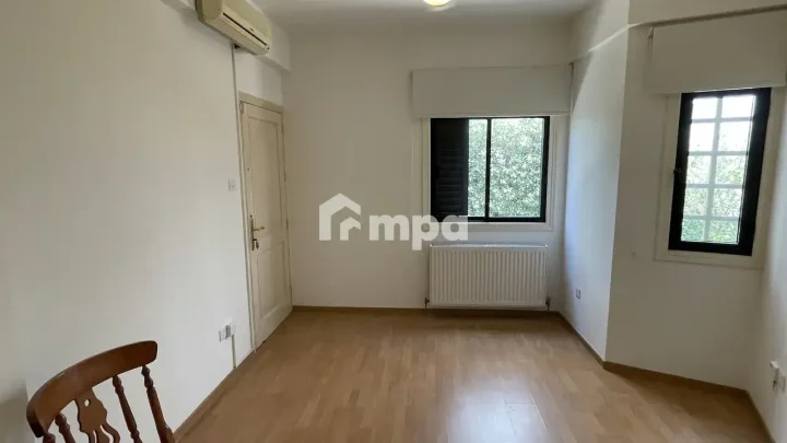 Отдельный дом в аренду 350 м² в Nicosia, Strovolos - Stavros
