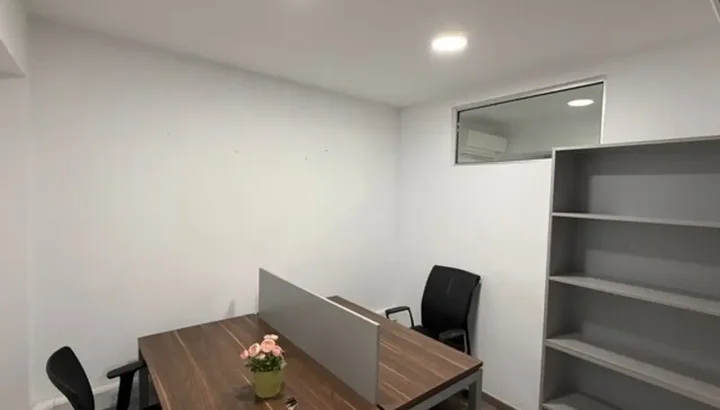 Office 150 m² for rent in Limassol, Limassol - Agia Zoni
