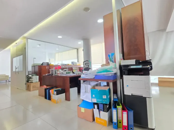 Office 150 m² for rent in Limassol, Limassol - Kapsalos