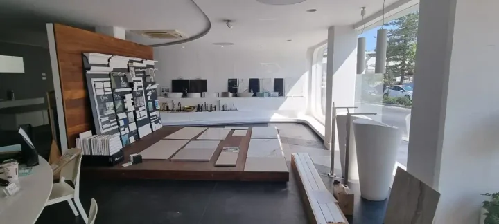 Residential properties for rent 650 m² in Limassol, Limassol - Kapsalos