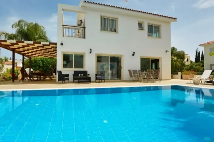 4-bedroom villa for rent 160 m² in Famagusta, Protaras