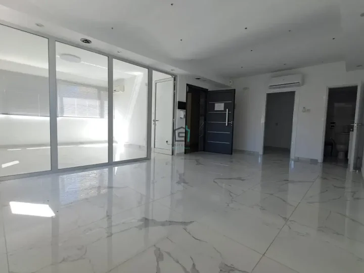 Office 120 m² for rent in Limassol, Limassol - Agia Zoni