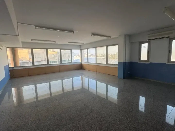 Office 800 m² for rent in Limassol, Limassol - Omonia