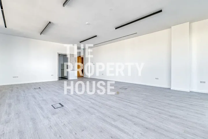 Office 102 m² for rent in Limassol, Limassol - Mesa Geitonia
