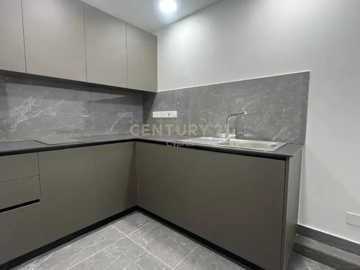 Commercial properties 500 m² for rent in Limassol, Limassol - Agios Nicolaos
