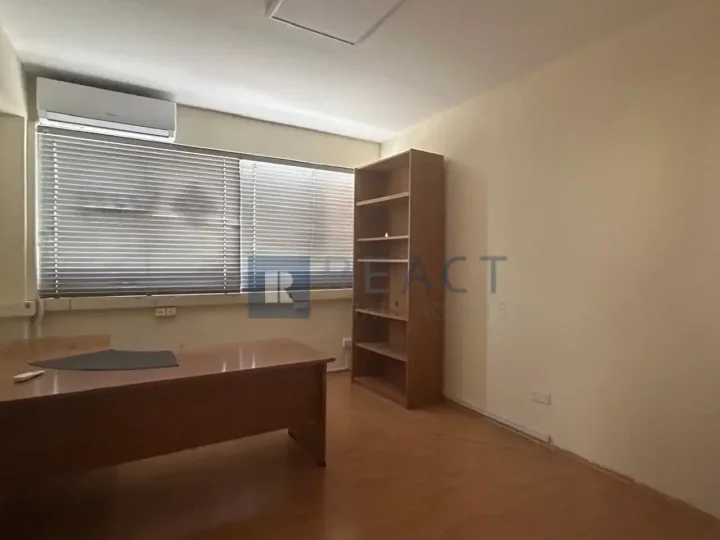 Office 180 m² for rent in Nicosia, Agioi Omologites