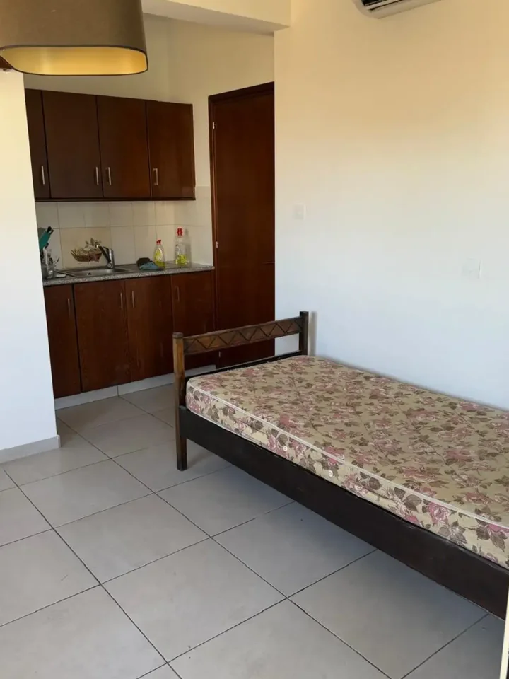 Studio for rent 25 m² in Limassol, Limassol - Zakaki