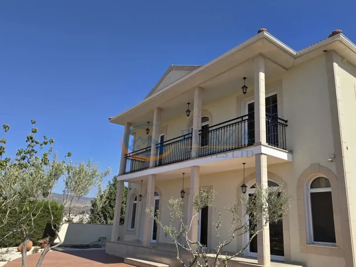 5-bedroom villa for rent 250 m² in Limassol, Monagroulli