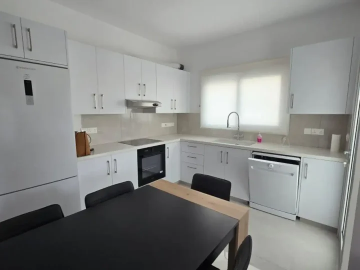 Apartments for rent 85 m² in Limassol, Limassol - Mesa Geitonia