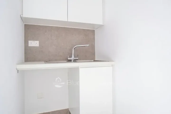Office 112 m² for rent in Limassol, Limassol - Petrou Kai Pavlou