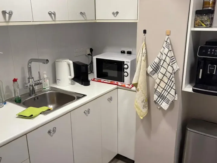 Office 125 m² for rent in Limassol, Limassol - Katholiki