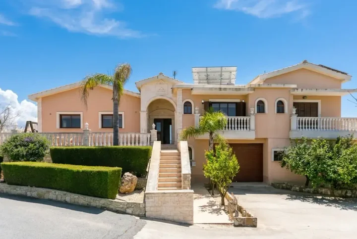 6+ bedroom detached house for rent 353 m² in Paphos, Kathikas