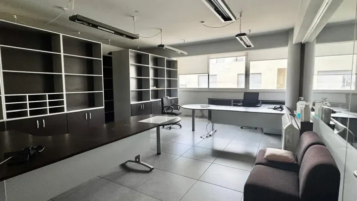 Office 500 m² for rent in Limassol, Limassol - Tsiflikoudia