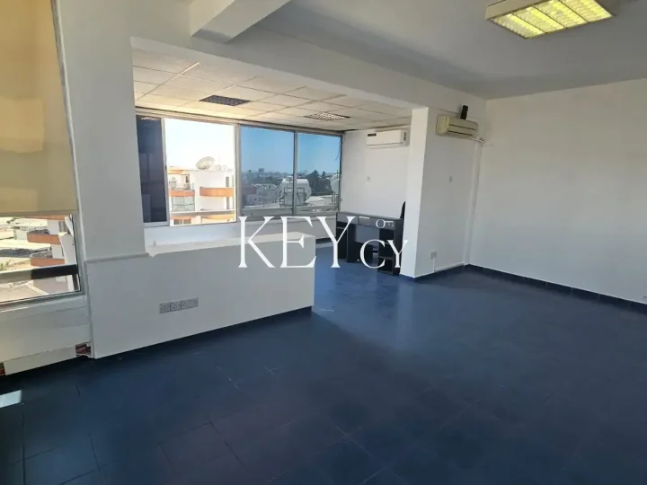 Office 150 m² for rent in Limassol, Limassol - Agia Zoni