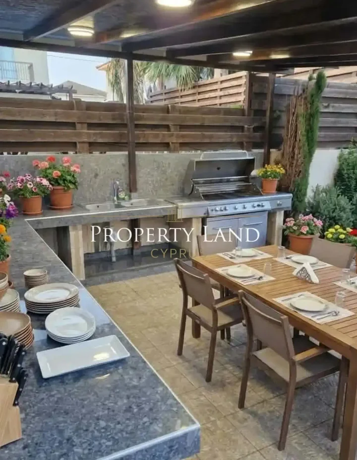 3-bedroom villa for rent 200 m² in Larnaca, Zygi