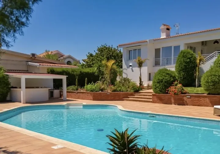 Villa for rent 200 m² in Limassol, Limassol - Agia Fyla