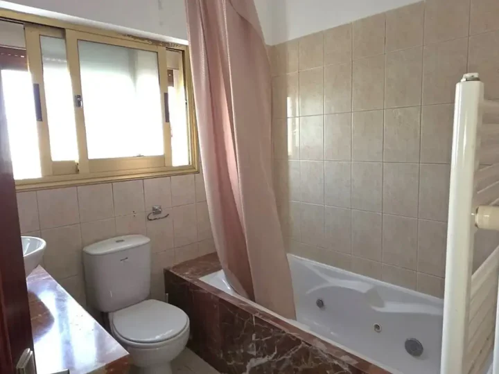 Офис 115 м² в аренду в Paphos, Paphos - Agios Theodoros