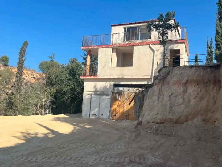 Plot of land for rent 5017 m² in Paphos, Mesogi