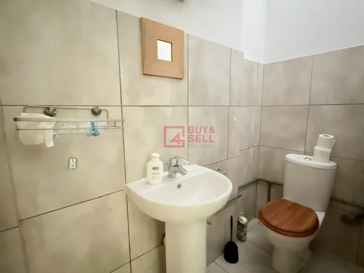 Trading area 52 m² for rent in Limassol, Limassol - Agia Zoni