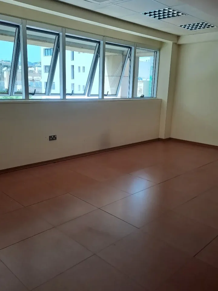 Office 242 m² for rent in Limassol, Limassol - Agios Nicolaos