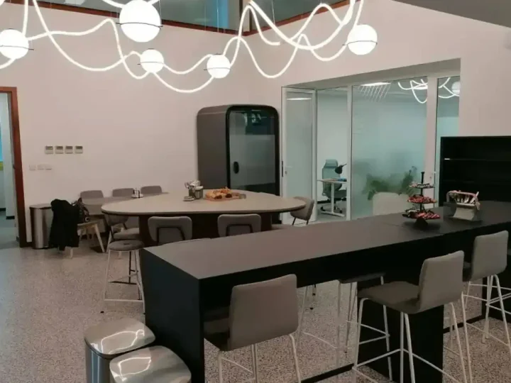 Office 582 m² for rent in Limassol, Limassol - Agia Zoni