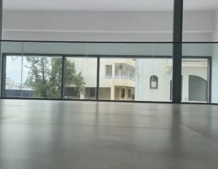 Office 89 m² for rent in Larnaca, Larnaka - Finikoudes