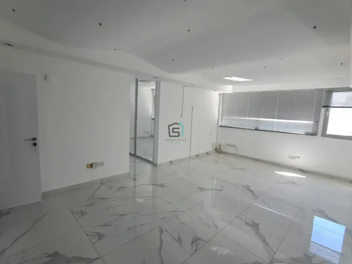 Office 120 m² for rent in Limassol, Limassol - Agia Zoni