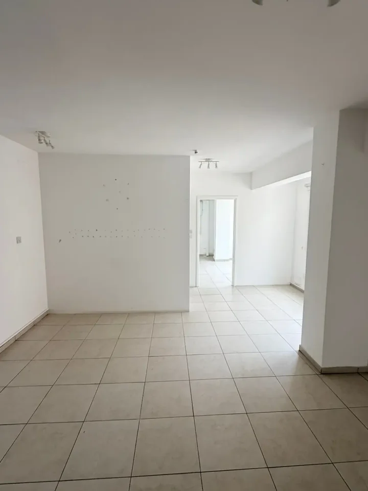 Warehouse 100 m² for rent in Nicosia, Aglantzia