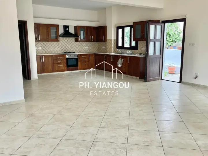 3-bedroom semi-detached house for rent 130 m² in Nicosia, Tseri