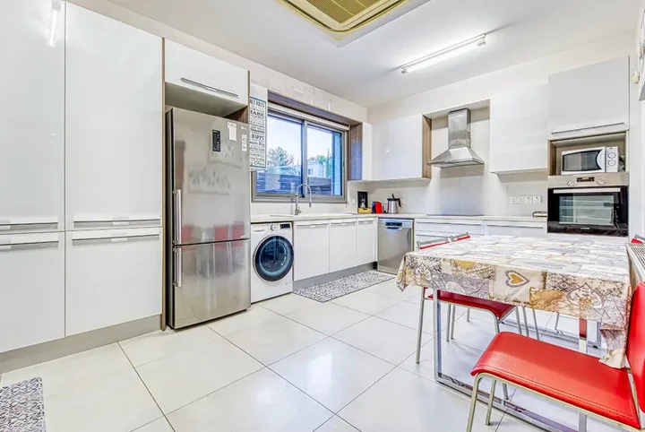 4-bedroom villa for rent 187 m² in Limassol, Parekklisia Tourist Area