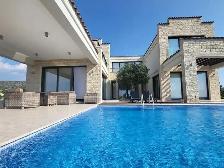 Villa for rent 370 m² in Paphos, Kouklia Pafou