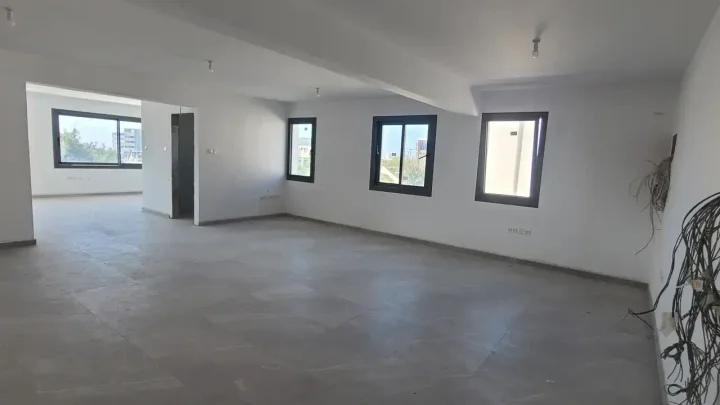 Office 95 m² for rent in Paphos, Paphos - Vasiliko