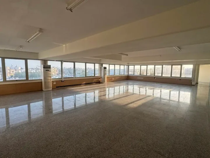 Office 800 m² for rent in Limassol, Limassol - Omonia