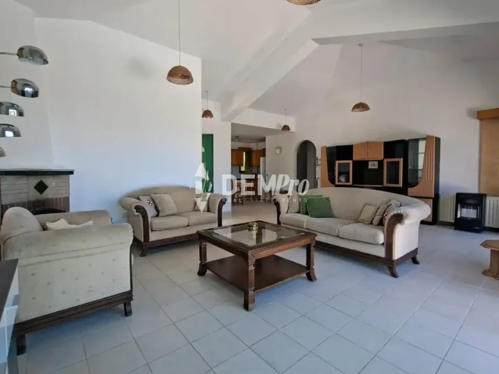 3-bedroom detached house for rent 220 m² in Paphos, Drouseia