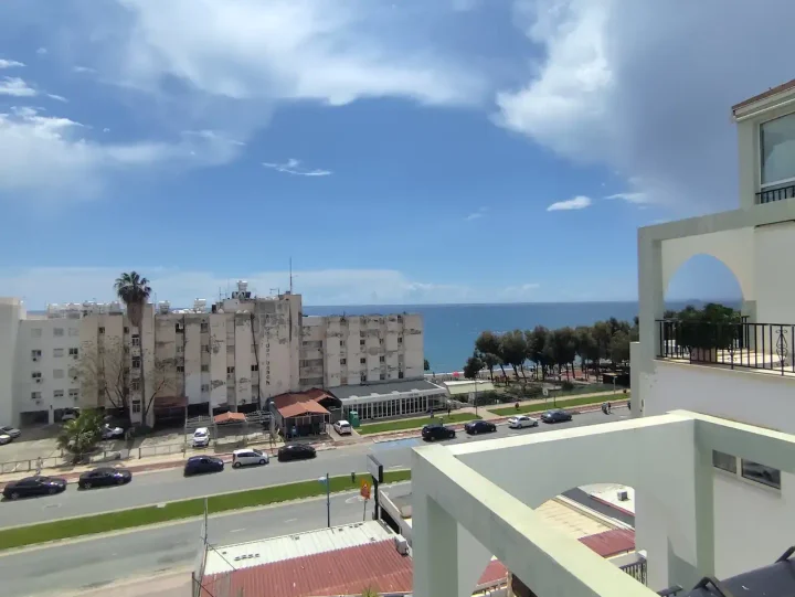 4-bedroom apartments for rent 219 m² in Limassol, Agios Tychon Tourist Area