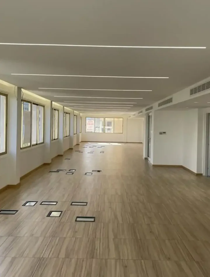 Office 250 m² for rent in Limassol, Limassol - Neapolis