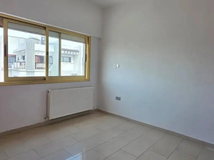 Офис 115 м² в аренду в Paphos, Paphos - Agios Theodoros