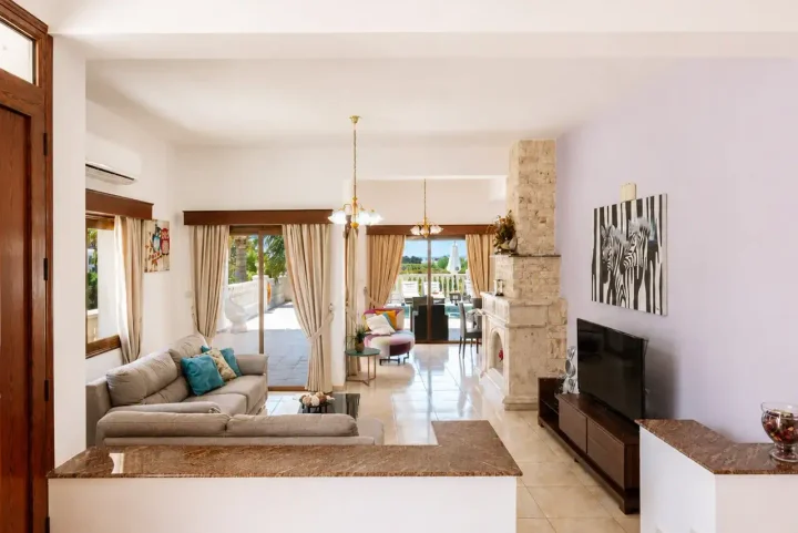 6+ bedroom detached house for rent 199 m² in Paphos, Pegeia