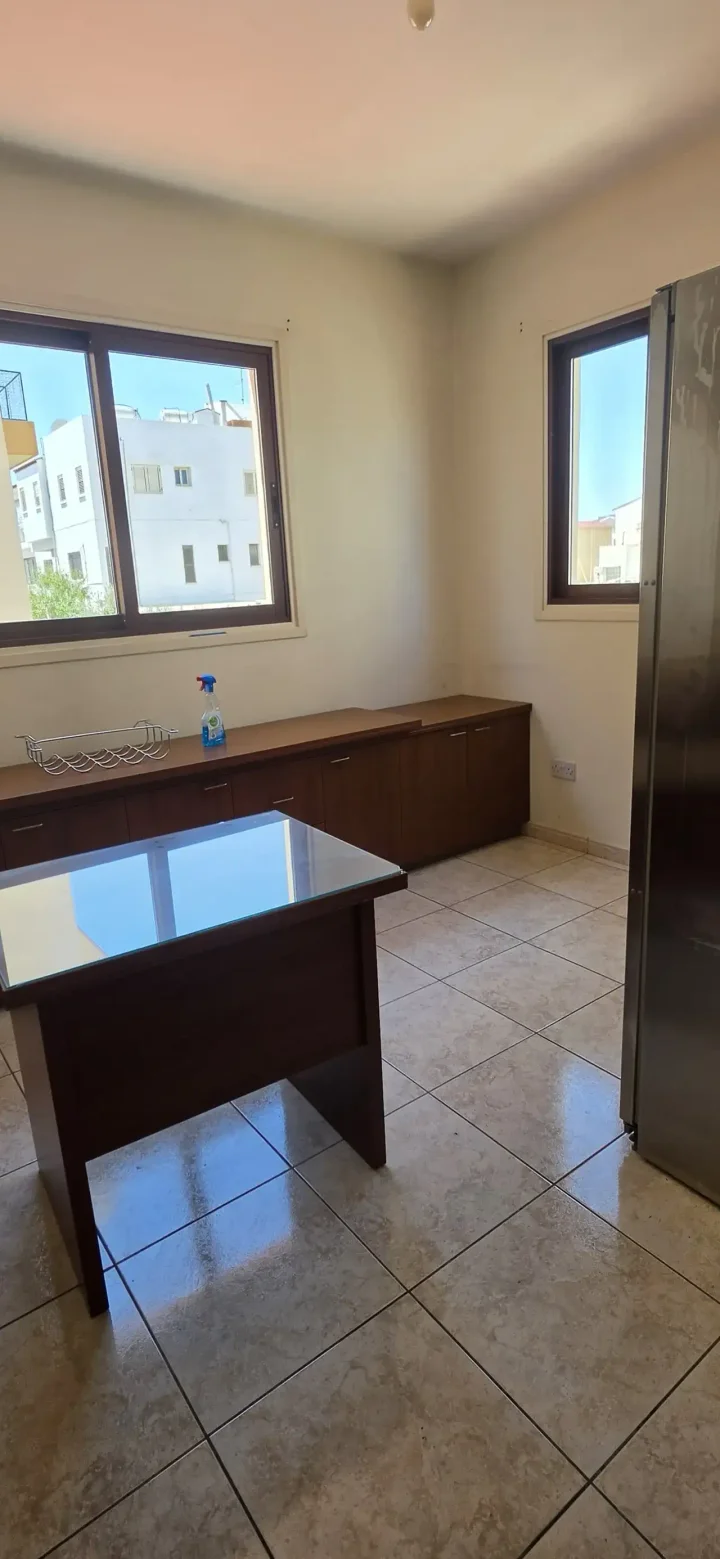 Office 40 m² for rent in Nicosia, Lakatameia - Agia Paraskevi